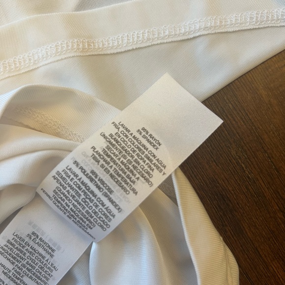 Armani Exchange White Asymmetrical Top NWT NEW Size XS - Picture 4 of 7